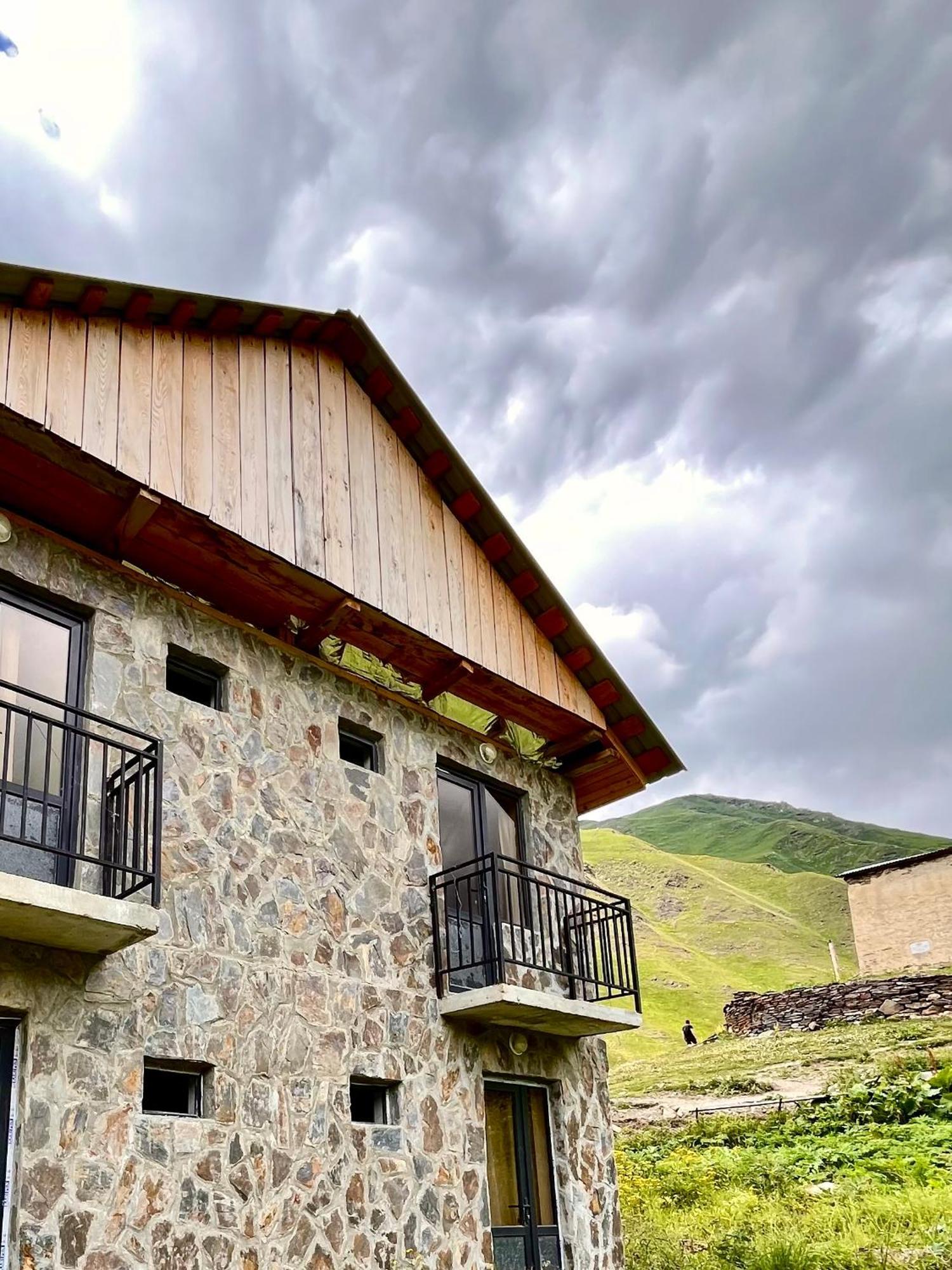 Gamarjoba Guest And Art House Hotel Ushguli Eksteriør billede